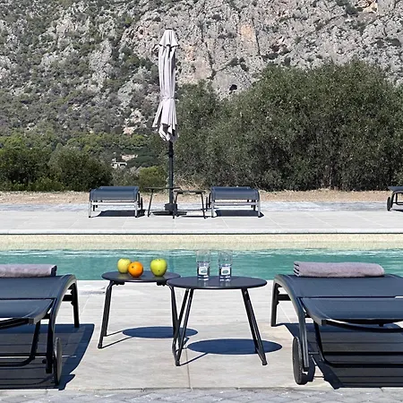 Ξενοδοχείο με διαμερίσματα Topos Luxury Heraion 4*