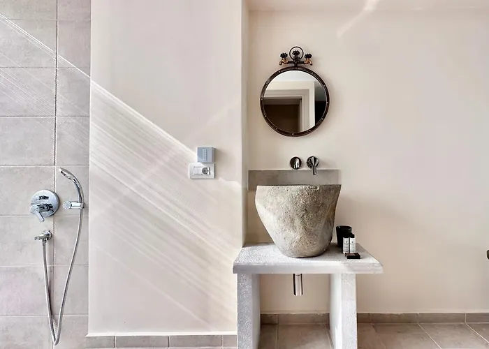 Topos Luxury Heraion لوتراكي