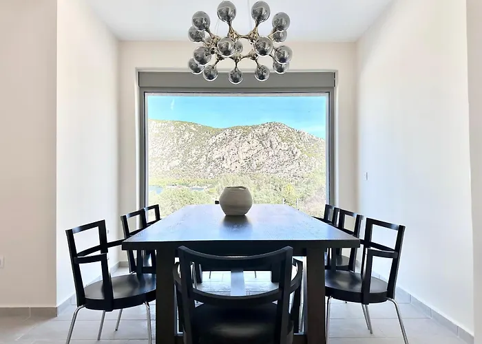 Topos Luxury Heraion