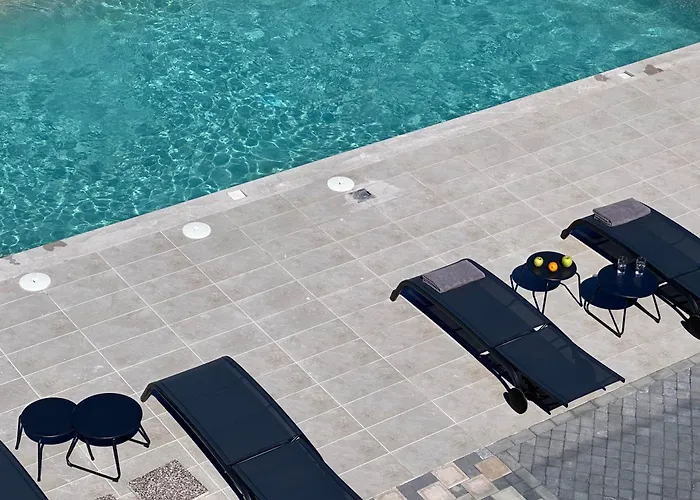 Topos Luxury Heraion لوتراكي